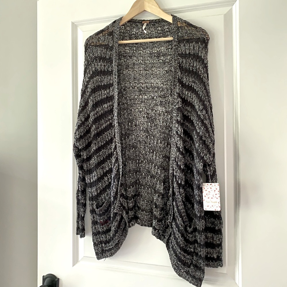 *Free People* knitted cardigan. NWT